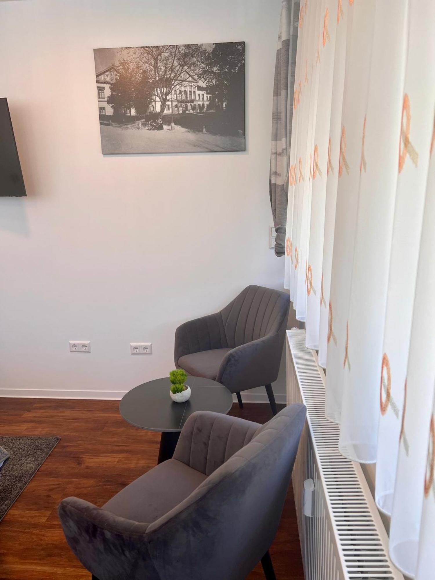 Hotel Am Schlossplatz Хехинген Екстериор снимка