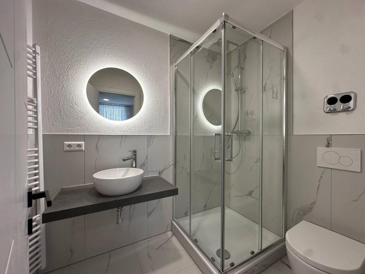 Hotel Am Schlossplatz Хехинген Екстериор снимка
