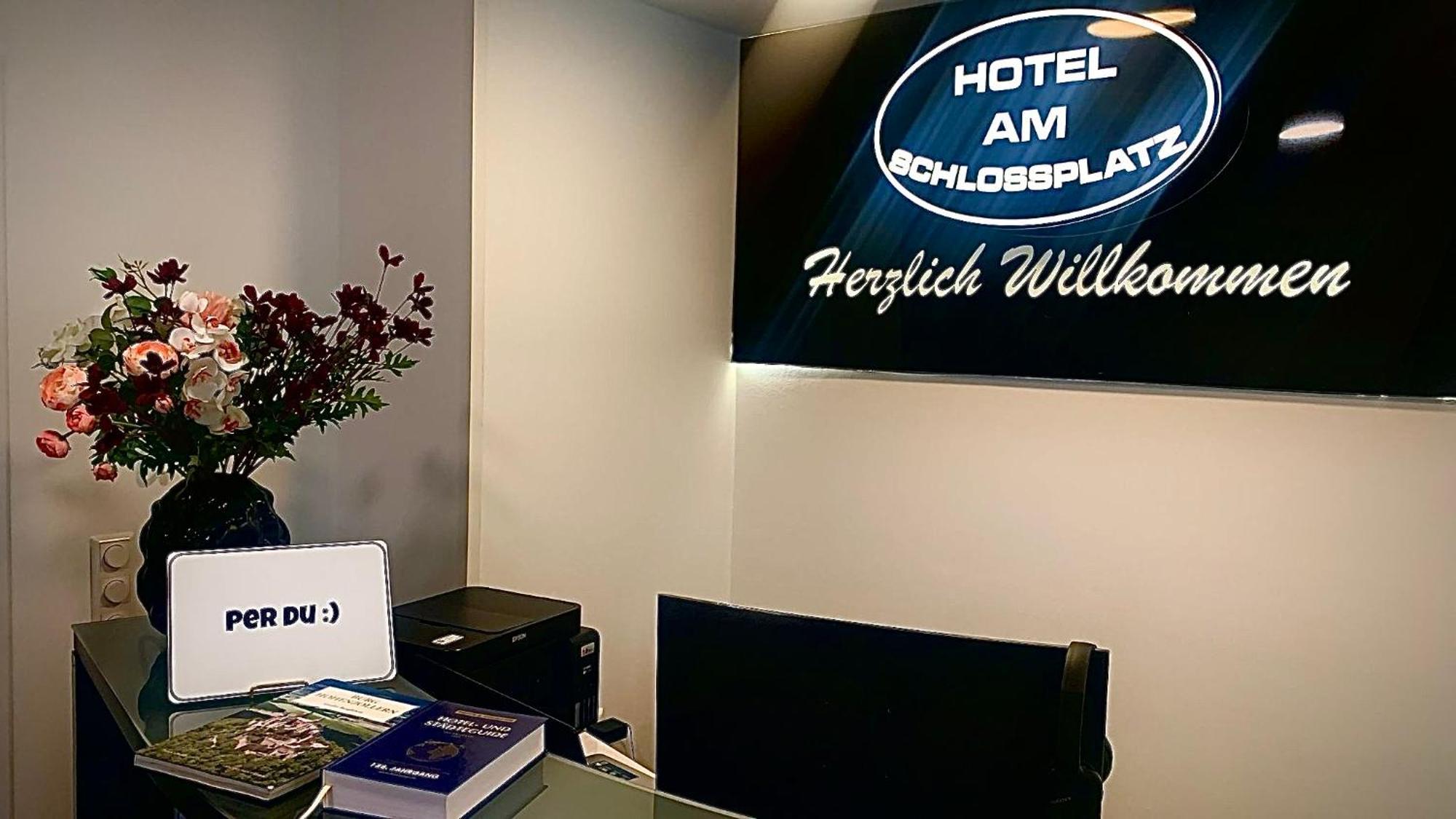 Hotel Am Schlossplatz Хехинген Екстериор снимка