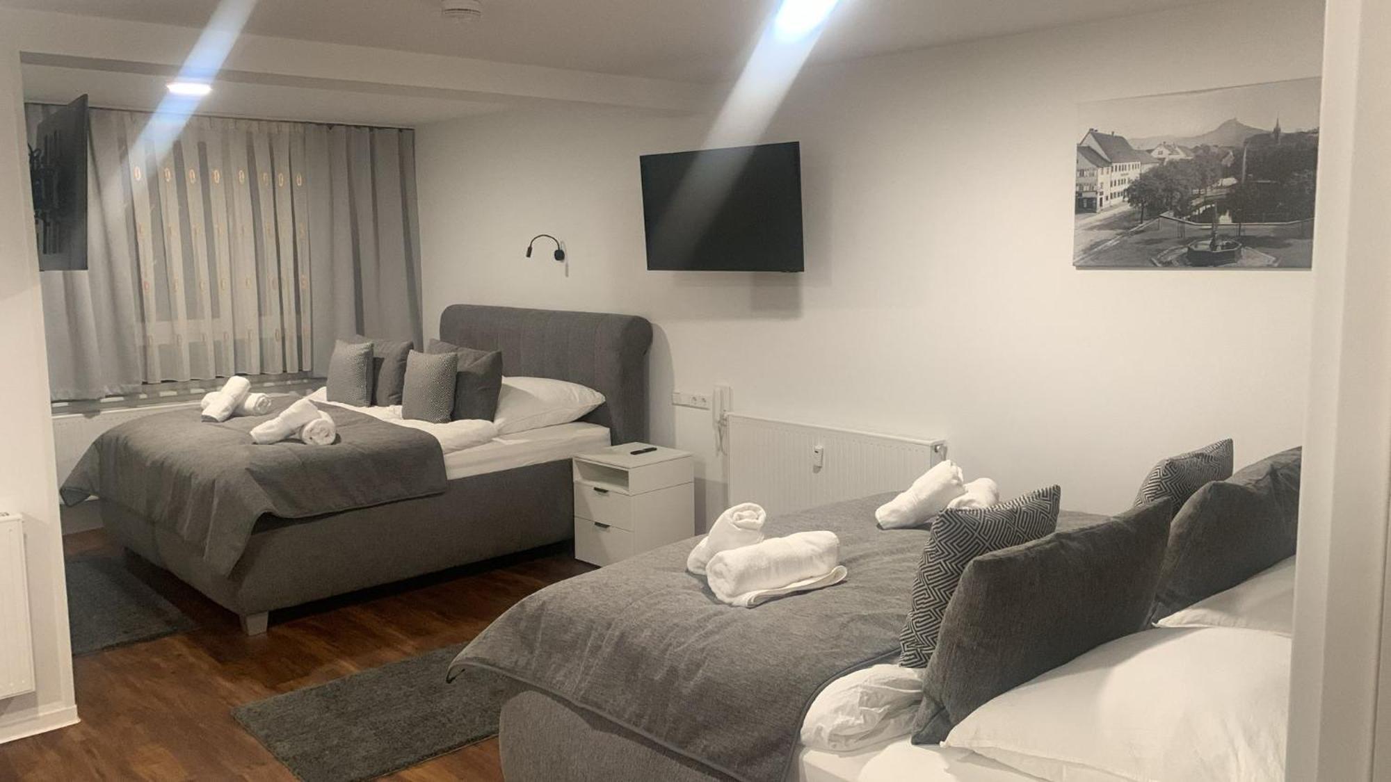 Hotel Am Schlossplatz Хехинген Екстериор снимка